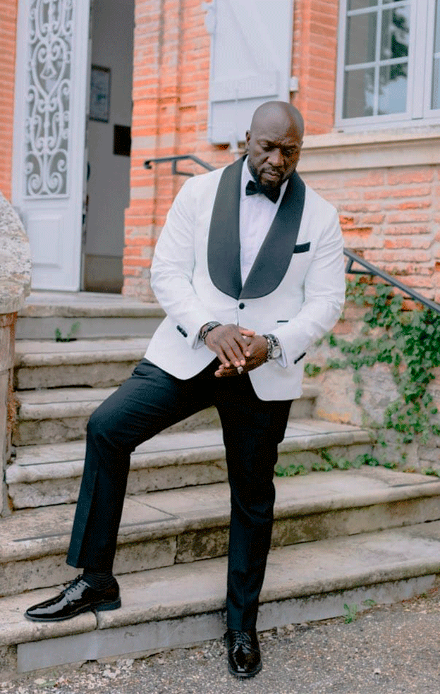 Client wearing a custom tailored tuxedo by Le Ka – Style sur mesure, Toulouse